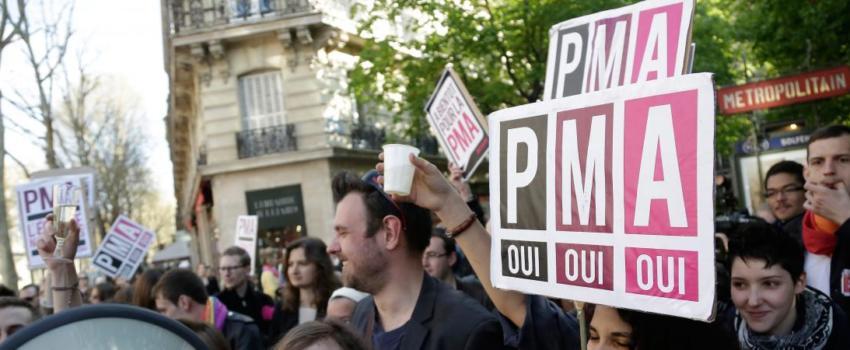 Le Comité consultatif national d’éthique se prononce en faveur de l’extension de la PMA aux femmes célibataires et aux couples de femmes