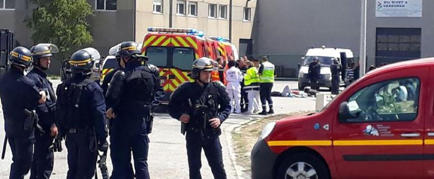 Seize blessés après une bagarre entre migrants à Calais