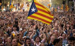 Le Parlement catalan s’engage vers l’indépendance, Madrid destitue le président de la Catalogne