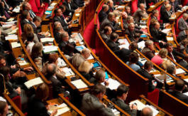Payée 5 000 euros, une députée LREM se plaint de manger « pas mal de pâtes »