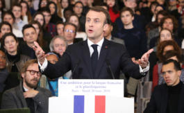 Francophonie : Macron apôtre, en même temps, du tout-anglais