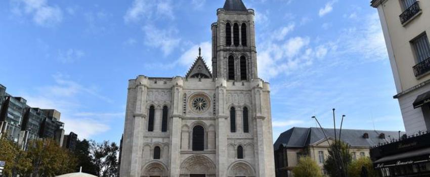 LR et FN montent au créneau après l’occupation de la basilique de Saint-Denis par des pro-migrants