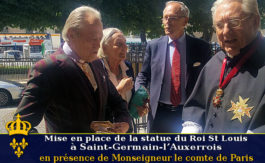 Monseigneur le comte de Paris rend hommage au Roi Saint Louis
