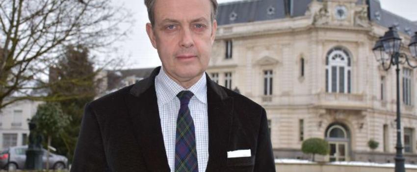 Le prince Jean d’Orléans se livre sur le Comte de Paris : « Mon père et moi étions taillés dans le même roc »