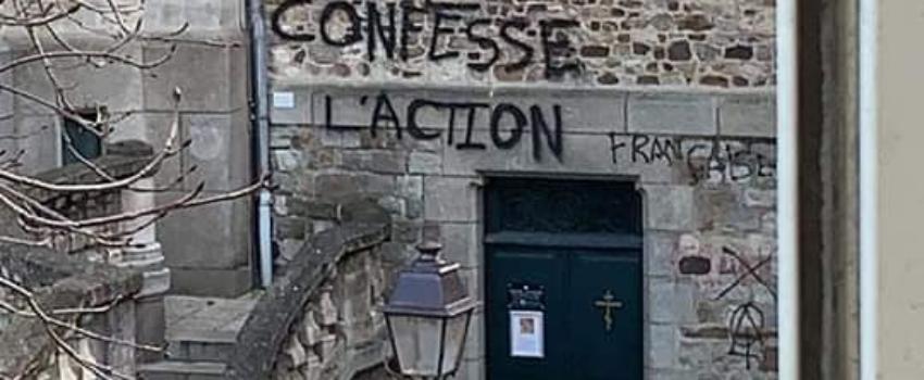 Le Mans : une église recouverte de tags hostiles à l’Action française et aux paroissiens