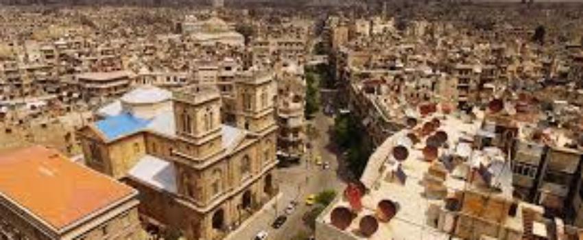 L’armée syrienne poursuit son offensive et libère la banlieue d’Alep