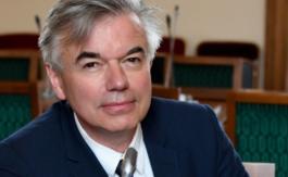 Alain Houpert : « J’ai quelques collègues qui sont atteints. Ils ont eu de la chance d’avoir de la chloroquine »