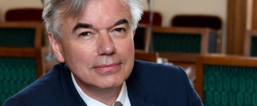 Alain Houpert : « J’ai quelques collègues qui sont atteints. Ils ont eu de la chance d’avoir de la chloroquine »
