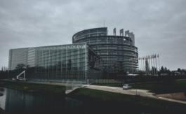 [Tribune] Covid-19, Europe, mondialisation : et si nous achevions “l’ordre libéral international” ?