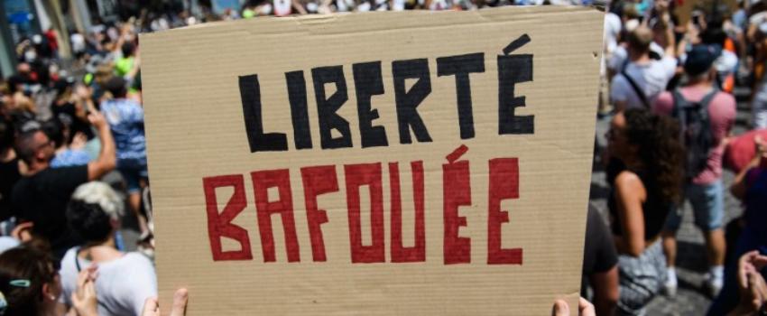 Barbara Stiegler : « Les autorités détournent les questions sanitaires pour instaurer une société de contrôle »