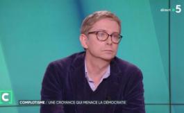 Complotisme, une commission pour quoi faire ?