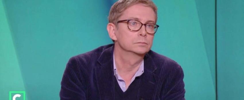 Complotisme, une commission pour quoi faire ?