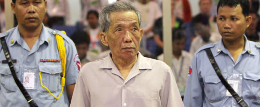 GAVROCHE HEBDO Cambodge – ÉDITORIAL: Douch est mort, il reste Khieu Samphan