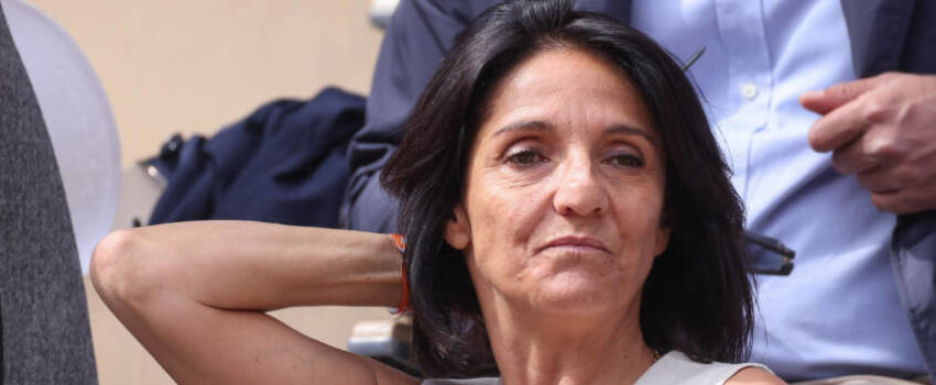 C’est Florence Foresti qui le dit : le Marais et Paris, « ça commence à être difficile à vivre »…