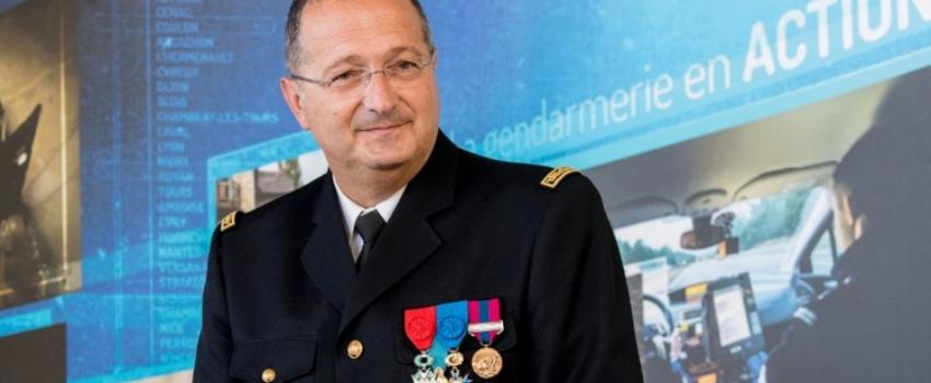 Affaire Traoré – Le patron de la gendarmerie réagit en soutenant ses troupes