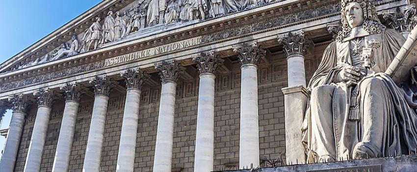 Le « passeport sanitaire » envisagé par M. Macron, institue une discrimination inacceptable entre Français