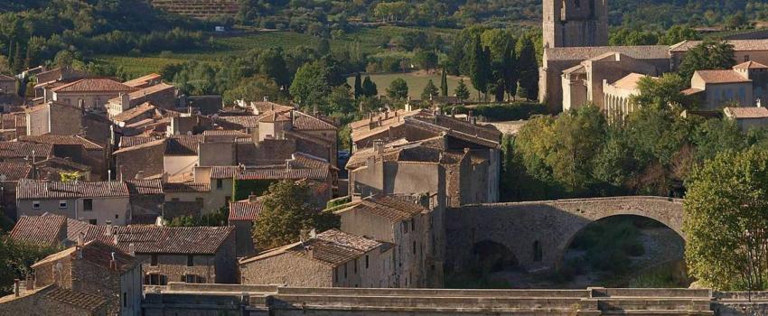 L’abbaye de Lagrasse a du succès… et la gauche a peur !