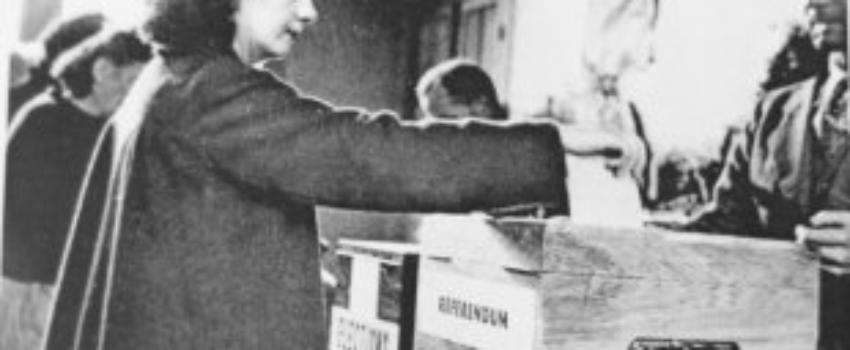En France, le droit de vote des femmes a été très tardif : à qui la faute, à votre avis ?