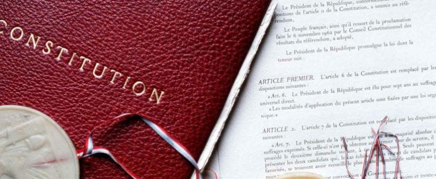 IVG dans la Constitution : Borne et Macron dans la fuite en avant progressiste et les petits calculs politiciens