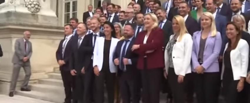 Crédibilité et respect des usages : Face à La France insoumise, le RN compte incarner la France bien mise