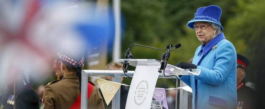 « God save the Queen ! »
