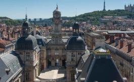 À Lyon, la mort de Gérard Corneloup, journaliste et intellectuel, ouvrira-t-elle leurs yeux ?