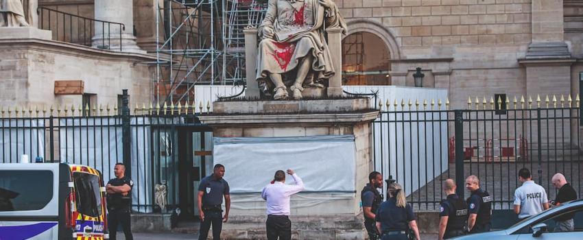 L’Histoire est indéboulonnable