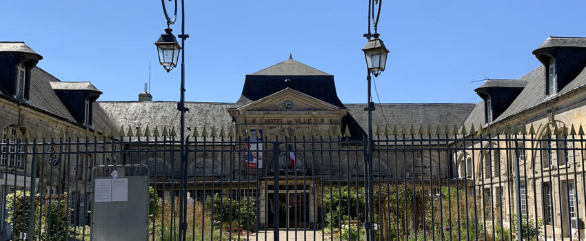 L’Action française porte plainte contre le maire de Stains