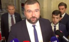 Fournas écope d’une « exclusion temporaire » de l’Assemblée : comment tuer le débat sur l’immigration