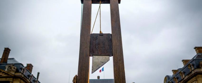 EN FINIR AVEC LES « VALEURS DE LA RÉPUBLIQUE »