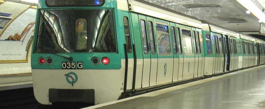 Interdiction de souhaiter « Joyeux Noël » : la RATP cède (encore) au wokisme
