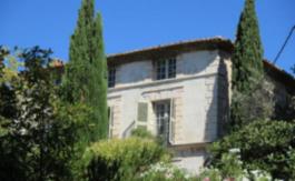 Les portes de la bastide sont restées fermées…